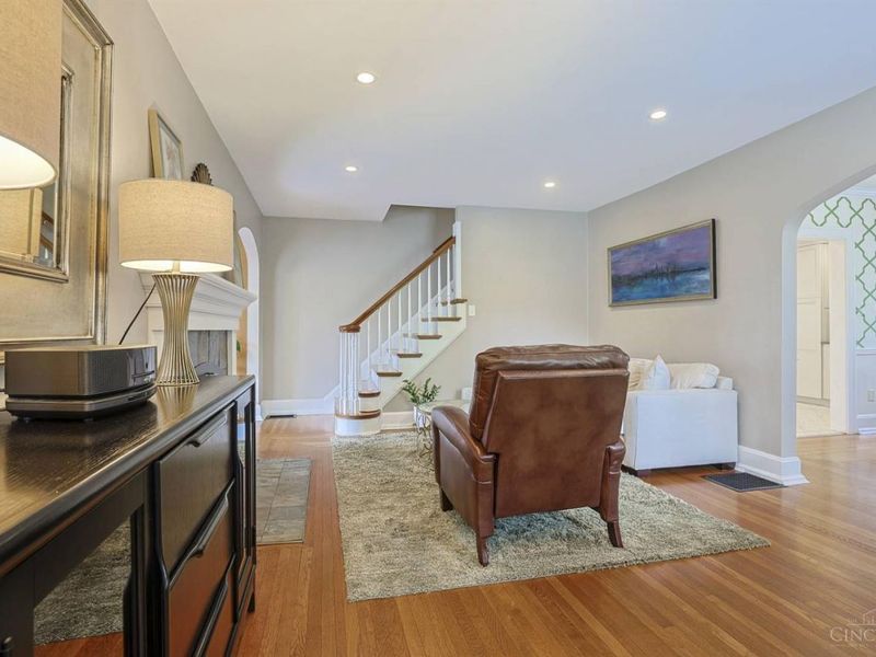 1242 Garden Circle, Wyoming, OH 45215 Photo 9
