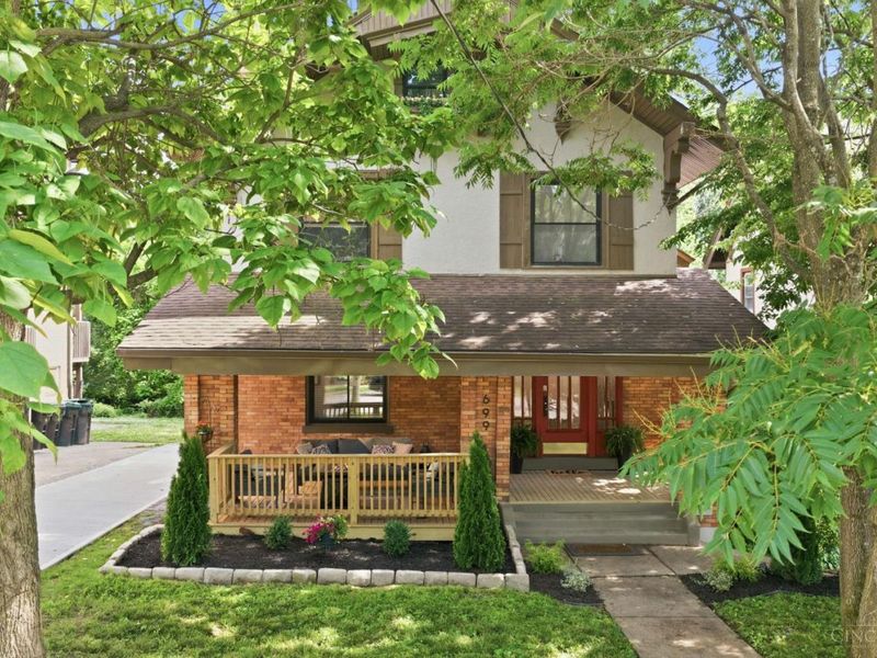 699 N Fred Shuttlesworth Circle, Cincinnati, OH 45229 Photo 2