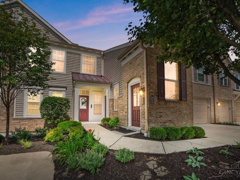 7462 Bridge Point Drive, Green Township, OH 45248 Photo 1