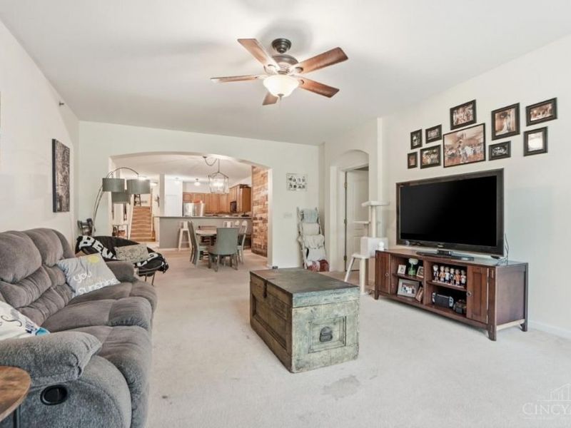 7462 Bridge Point Drive, Green Township, OH 45248 Photo 17