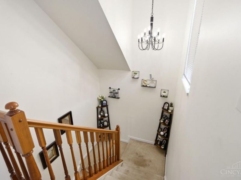 7462 Bridge Point Drive, Green Township, OH 45248 Photo 5