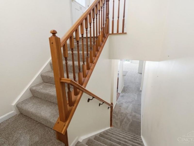 7462 Bridge Point Drive, Green Township, OH 45248 Photo 7