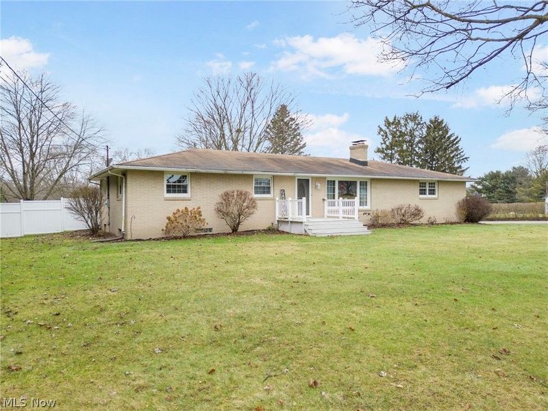 5147 Broadway Avenue NE, Louisville, OH 44641 Photo 1