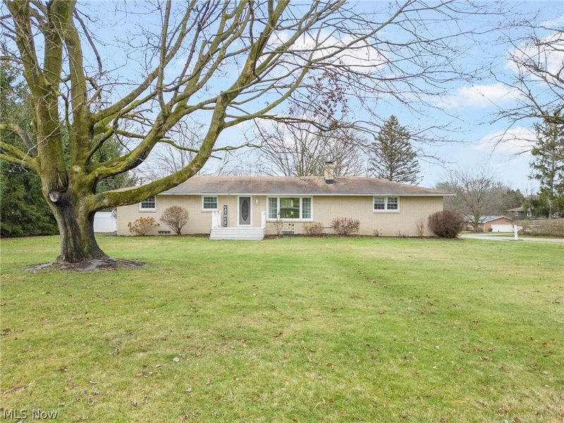 5147 Broadway Avenue NE, Louisville, OH 44641 Photo 2