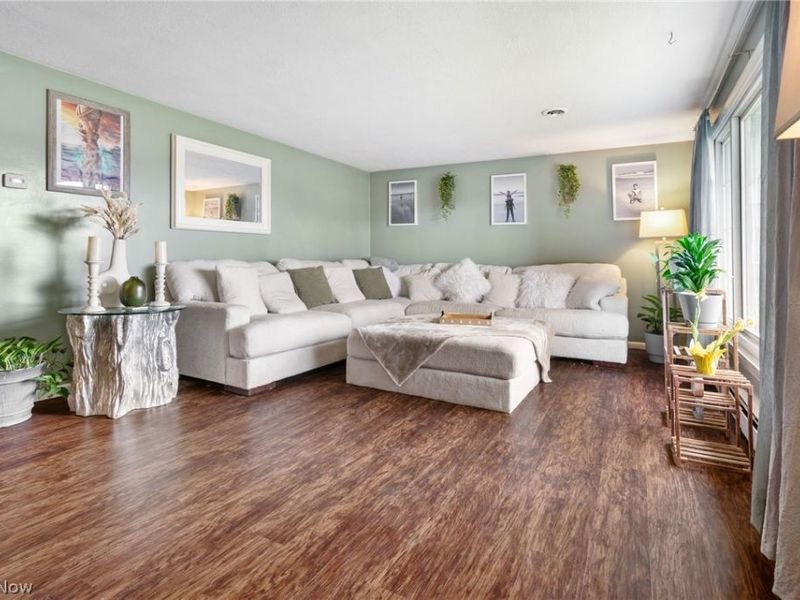 5147 Broadway Avenue NE, Louisville, OH 44641 Photo 7