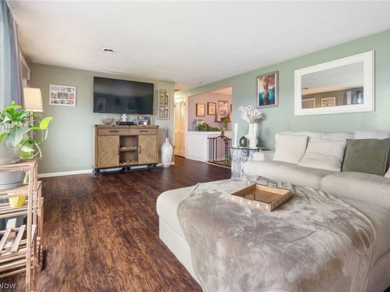 5147 Broadway Avenue NE, Louisville, OH 44641 Photo 8