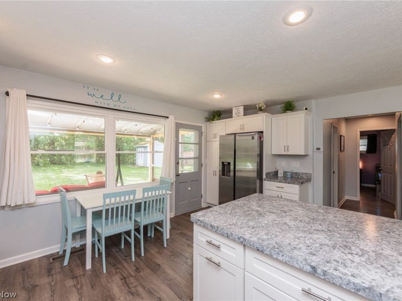 11901 Appleton Drive, Parma Heights, OH 44130 Photo 8