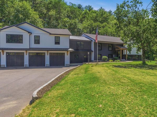 20 Cobbetts Pond Road, Windham, NH 03087