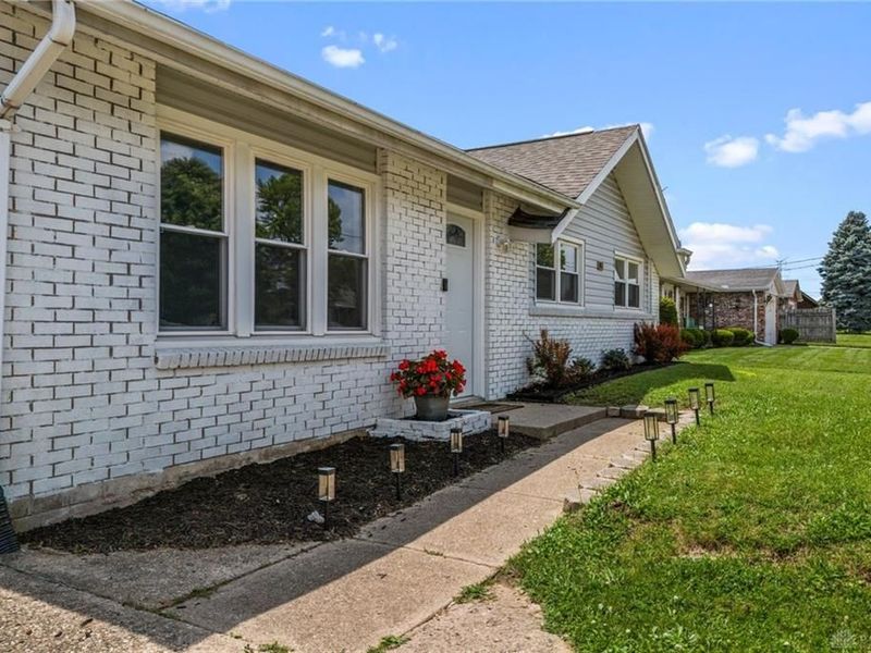 407 E Arlington Drive, Trenton, OH 45067 Photo 3