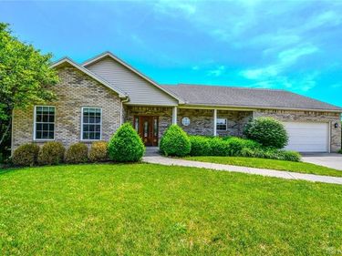 6380 Pin Oak Court, Huber Heights, OH 45424