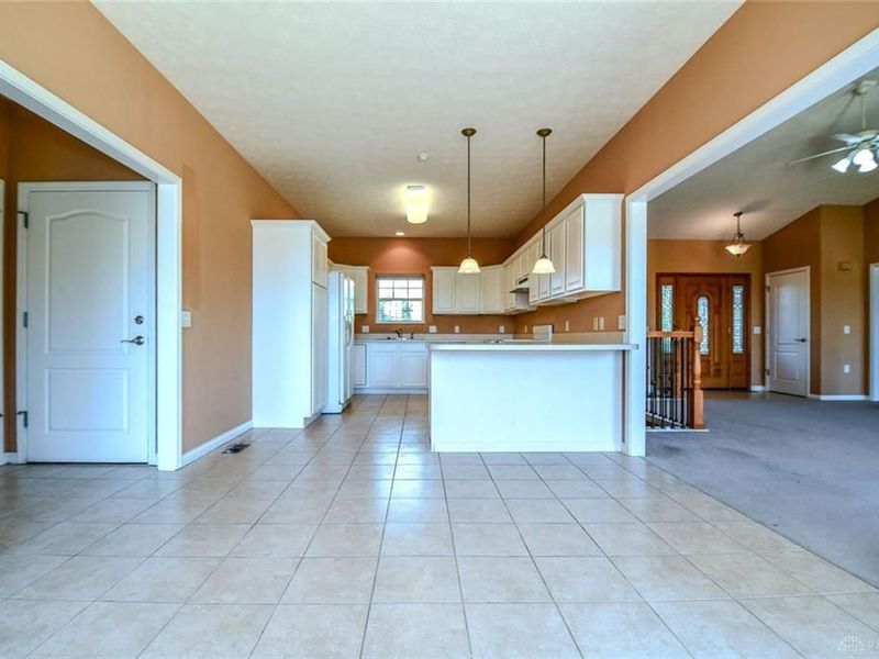 6380 Pin Oak Court, Huber Heights, OH 45424 Photo 11