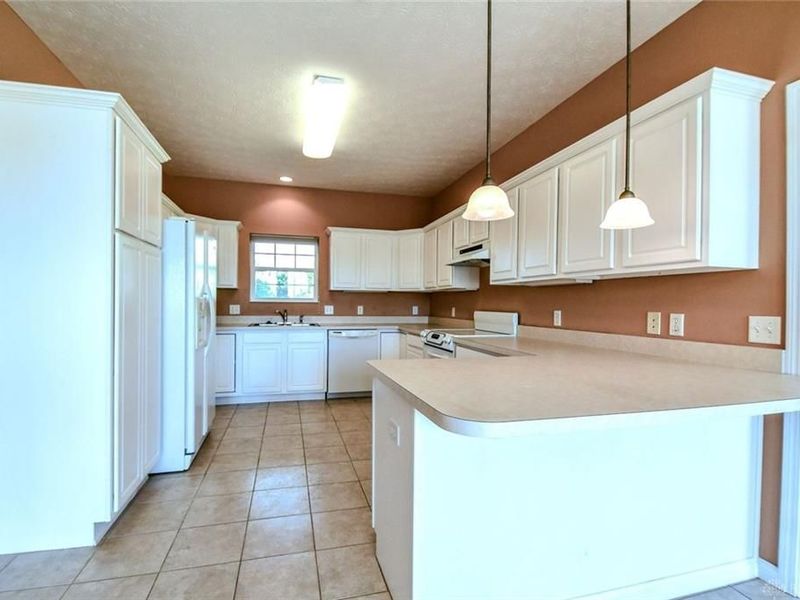 6380 Pin Oak Court, Huber Heights, OH 45424 Photo 12