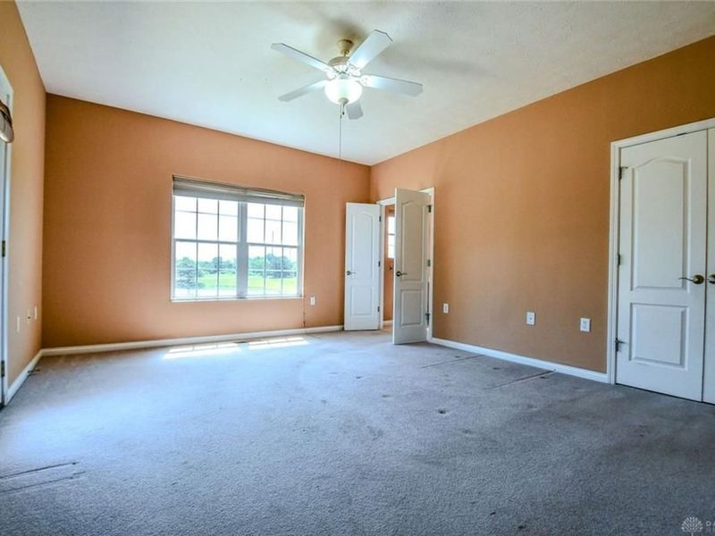 6380 Pin Oak Court, Huber Heights, OH 45424 Photo 18