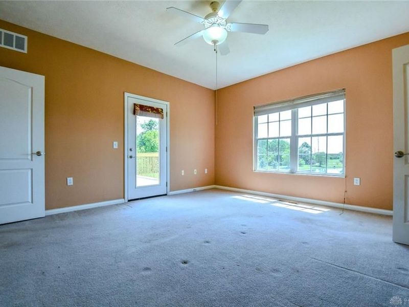 6380 Pin Oak Court, Huber Heights, OH 45424 Photo 19