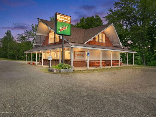 856 River Road , Mexico, ME 04257