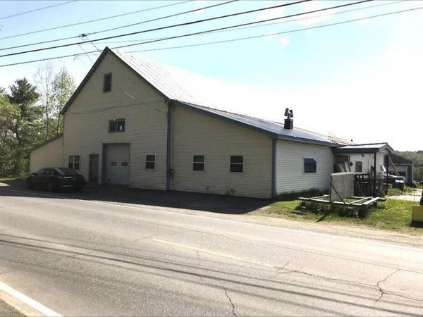 8 Oakland Road , Fairfield, ME 04937