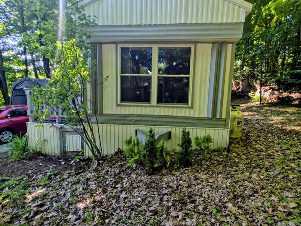 7 Whitman Street , Mexico, ME 04257