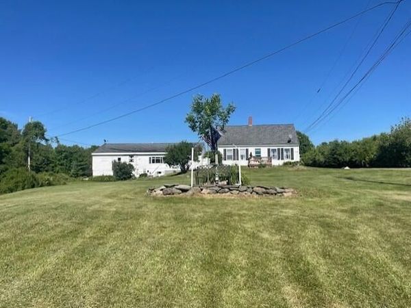 1055 Middle Road , Warren, ME 04864