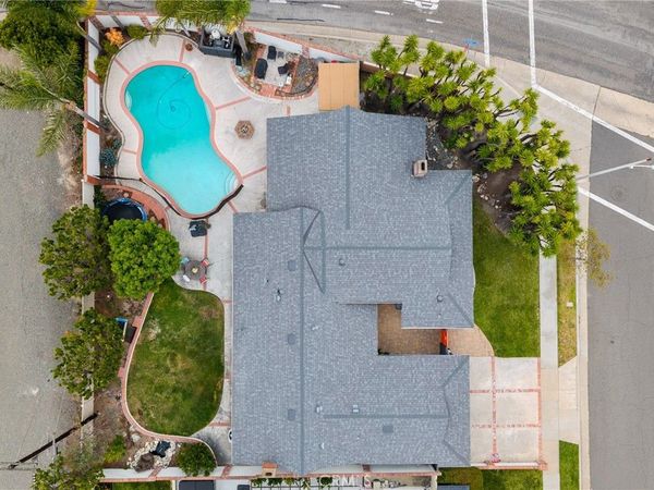 5471 Meadowlark Drive , Huntington Beach, CA 92649