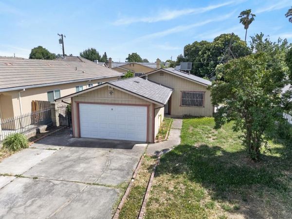 7952 39th Avenue , Sacramento, CA 95824