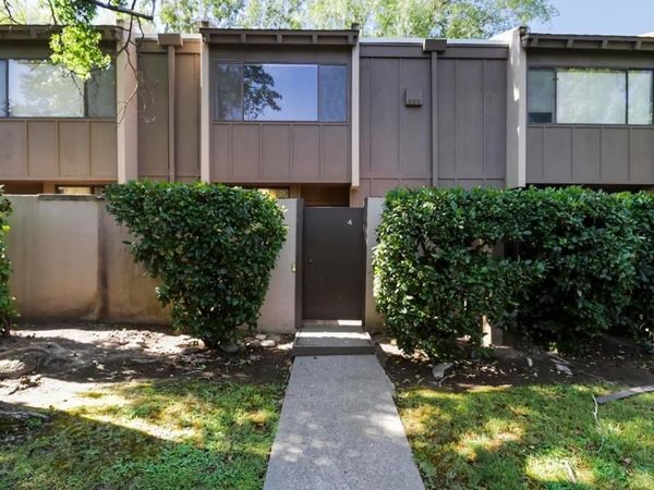 701 Woodside Lane , Unit 4, Sacramento, CA 95825