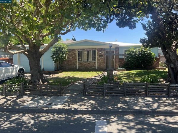 1700 Moraga Dr. , Santa Rosa, CA 95404