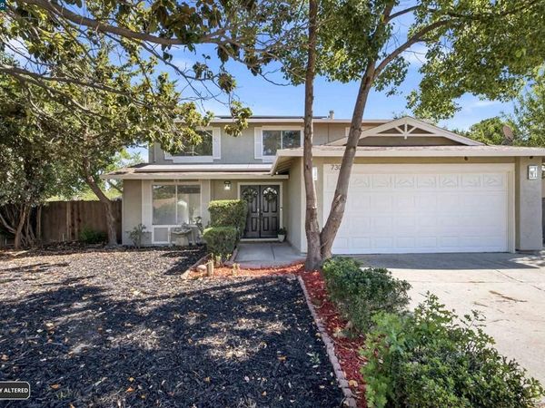 730 Stratford Avenue, Dixon, CA 95620