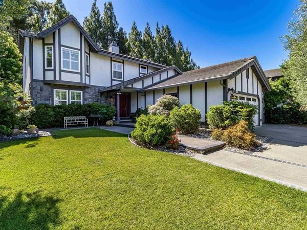430 Oakwood Cir, Fairfield, CA 94534
