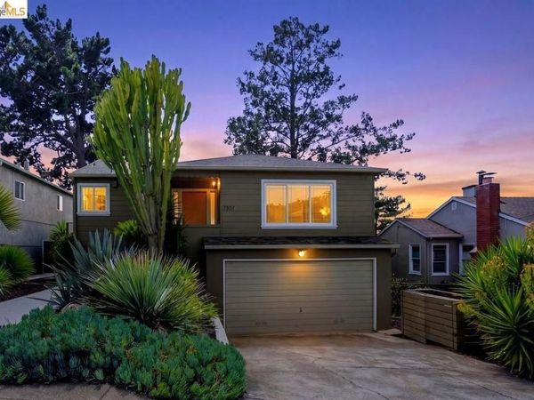 7307 Sunkist Drive , Oakland, CA 94605