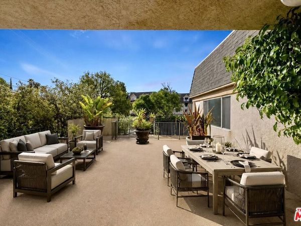 2385 Roscomare Road , Unit D17, Los Angeles, CA 90077