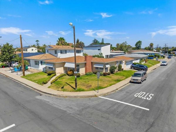 6334 Mesita Dr , San Diego, CA 92115