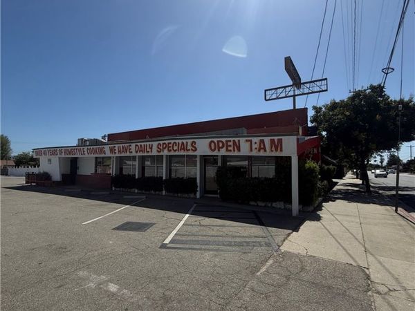 16918 Saticoy , Van Nuys, CA 91406