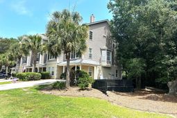 2858 Woodland Park Drive photo 4