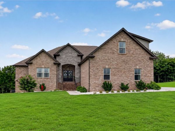1005 Hiltonwood Blvd, Castalian Springs, TN 37031