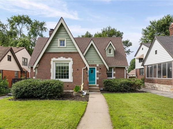 719 E Gregory Boulevard, Kansas City, MO 64131