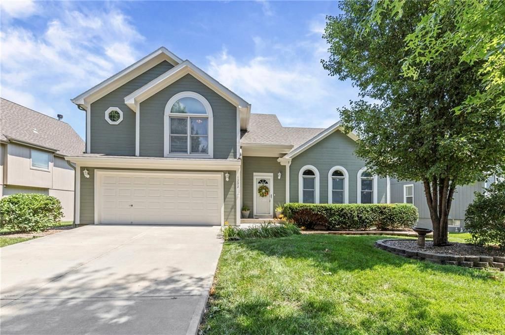 1202 Aspen Drive, Smithville, MO 64089 Main Photo