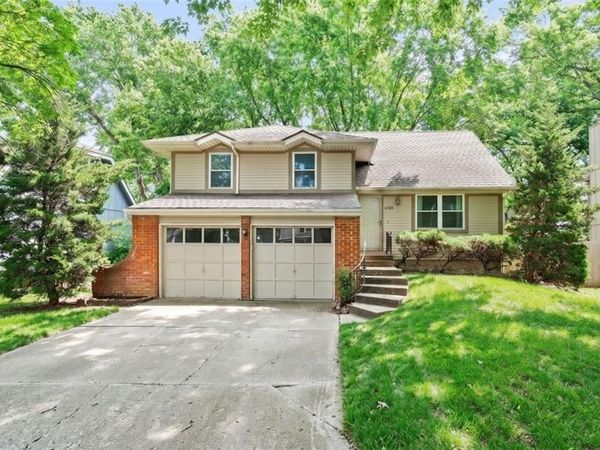 14805 S Bradley Drive, Olathe, KS 66062