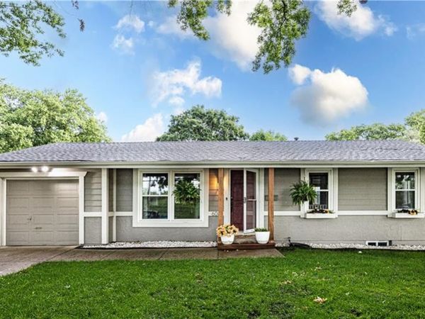 608 NW O'Brien Road, Lee's Summit, MO 64063