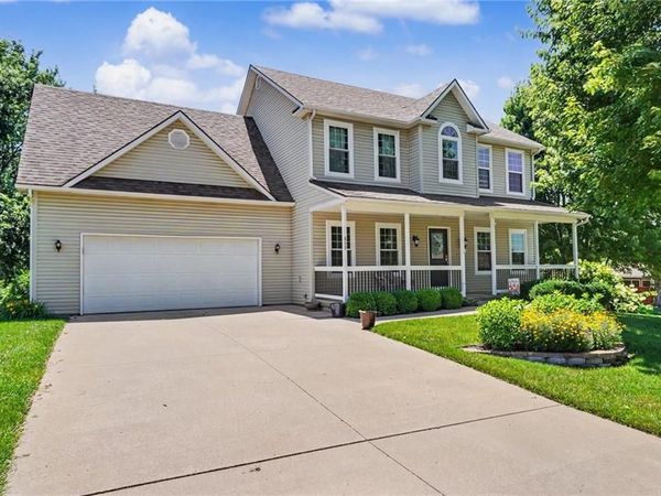 809 E 13th Street, Eudora, KS 66025