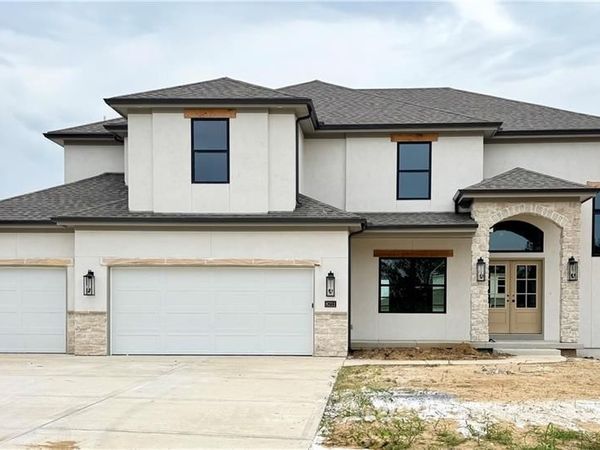 8211 NW 90TH Terrace, Kansas City, MO 64153