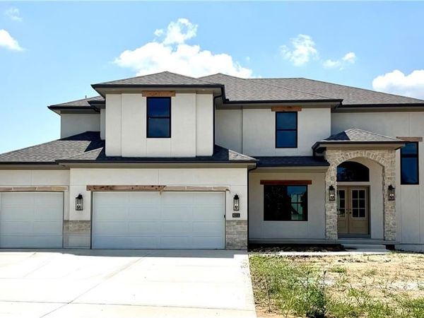8211 NW 90TH Terrace, Kansas City, MO 64153
