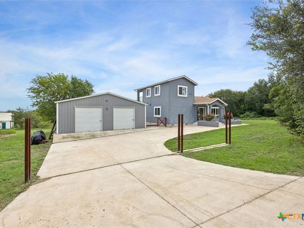 730 Spoke Hollow Road , Lockhart, TX 78644