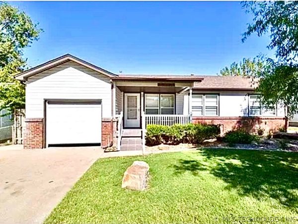 5813 E 20th Street , Tulsa, OK 74112