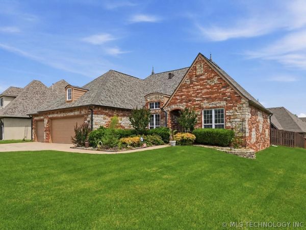 327 E 123rd Court S, Jenks, OK 74037