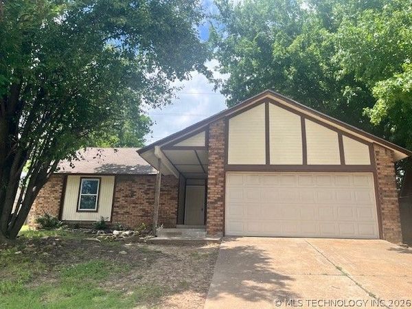 12011 E 89th Place North , Owasso, OK 74055