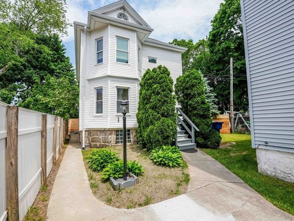 307 Austin St, New Bedford, MA 02740
