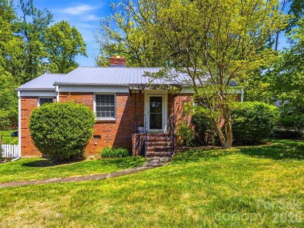 28 Canterbury Road , Asheville, NC 28805
