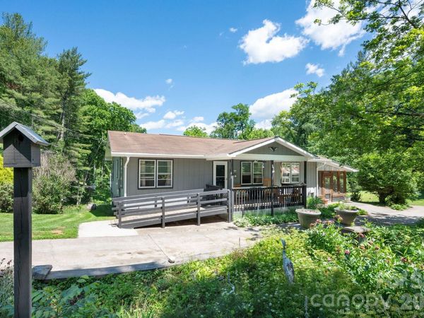 30 Reeves Drive, Burnsville, NC 28714