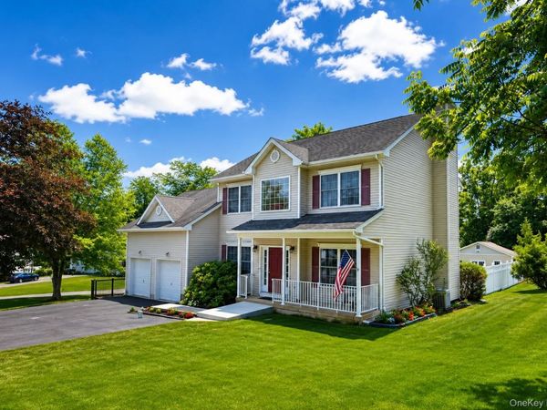 2 Gatehouse Place, Walden, NY 12586