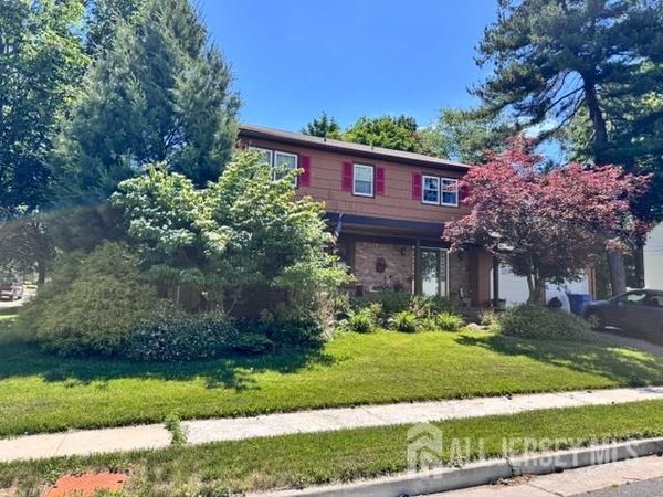 20 Tracey Drive, Milltown, NJ 08850